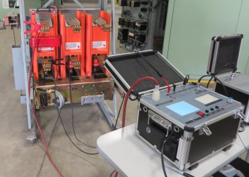 testing vacuum interrupters in GE PoweVac vacuum circuit breaker